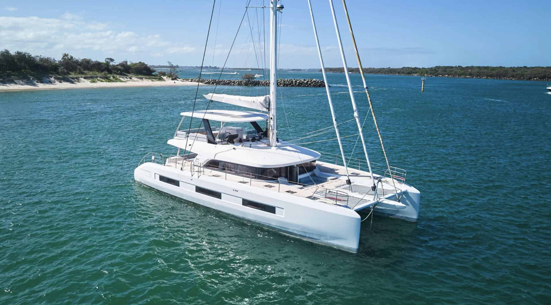 Lagoon 65 AMAREA – At anchor