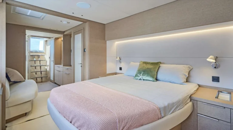 Lagoon 65 AMAREA – Owner suite