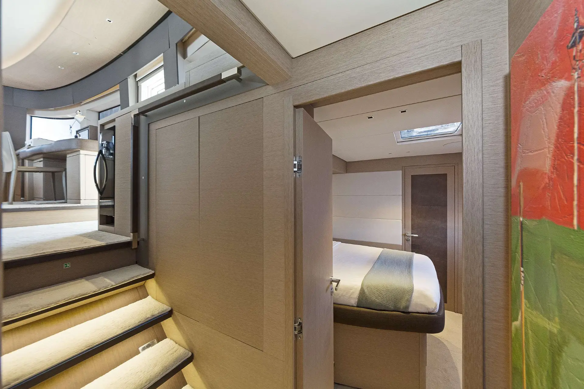 Lagoon 65 DAIQUIRI – Cabin entrance