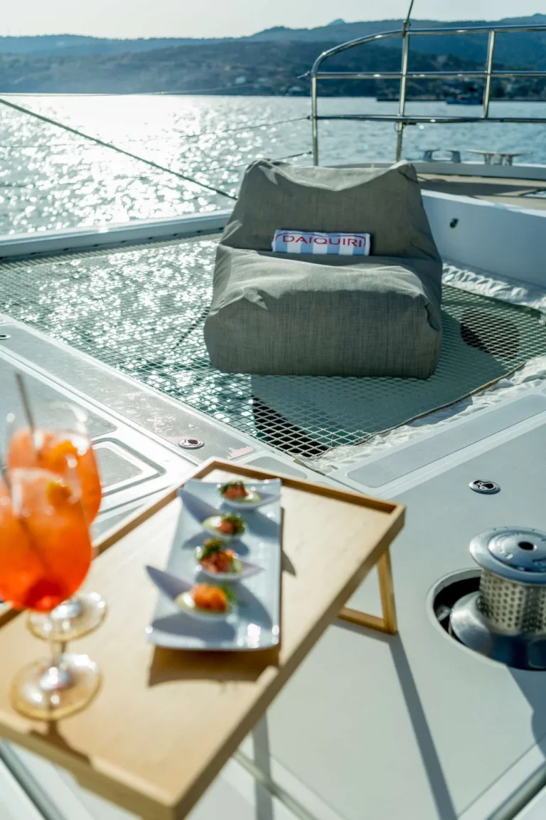 Lagoon 65 DAIQUIRI – Drinks on the trampoline