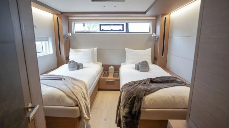 Lagoon 65 JUSTIFIED HORIZONS – Twin bed cabin