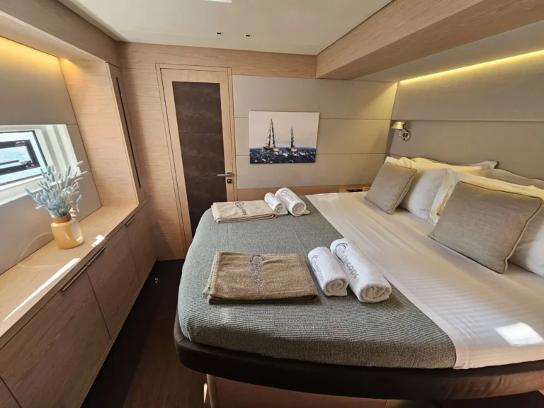 Lagoon 65 WHITE CAPS – Double cabin