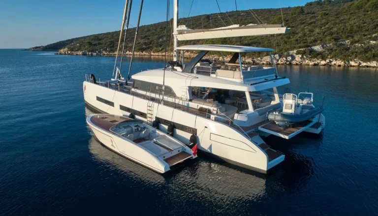 Lagoon 77 ADRIATIC DRAGON – At anchor in a quiet bay