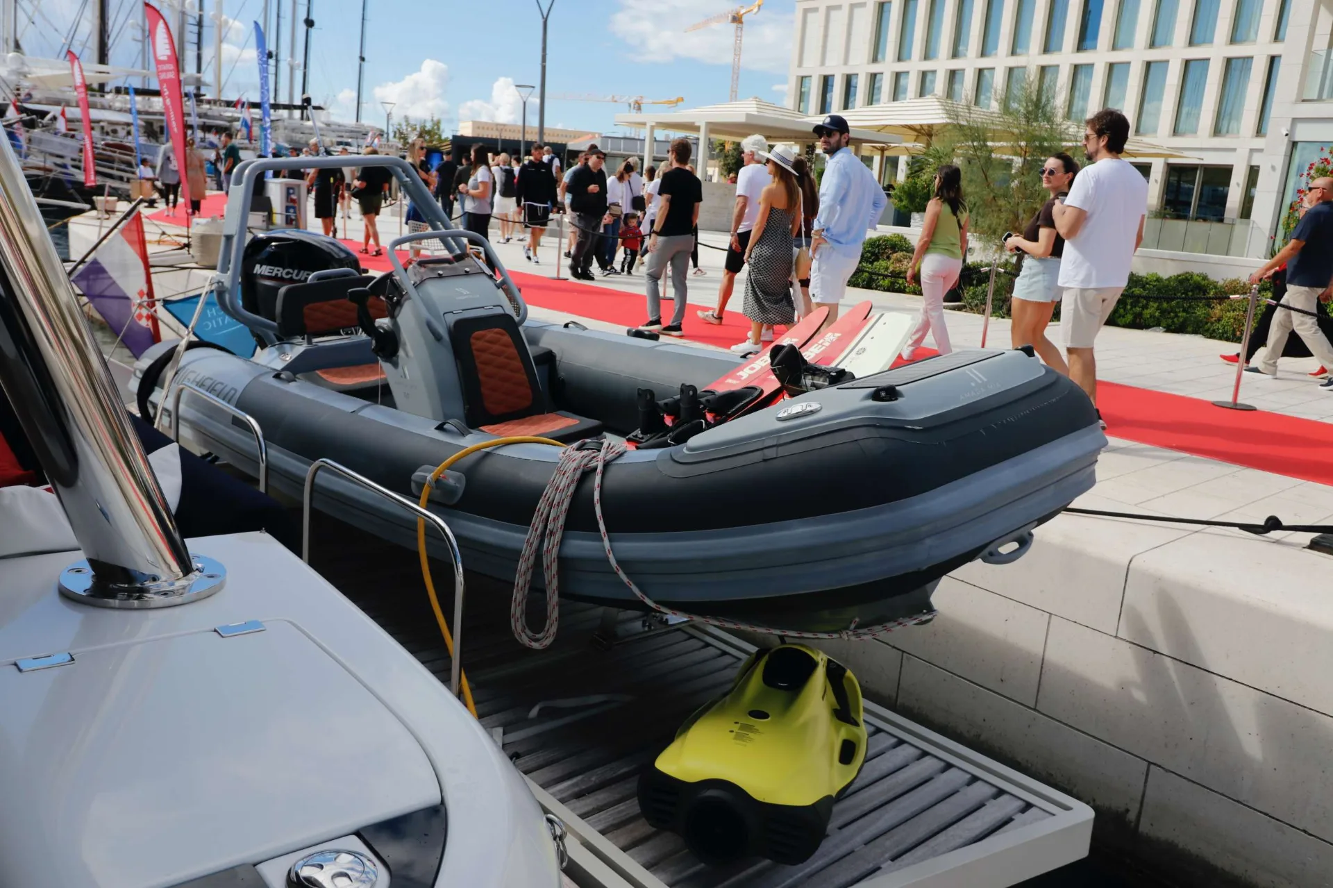 Lagoon 77 ADRIATIC DRAGON – Tender and Seabob