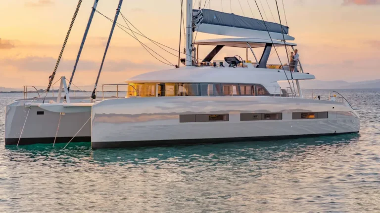 Lagoon 77 SYLENE – At anchor at sunset