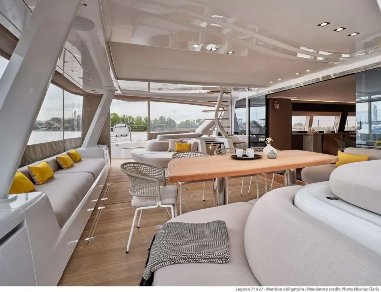 Lagoon 77 SYLENE – Aft cockpit lounge