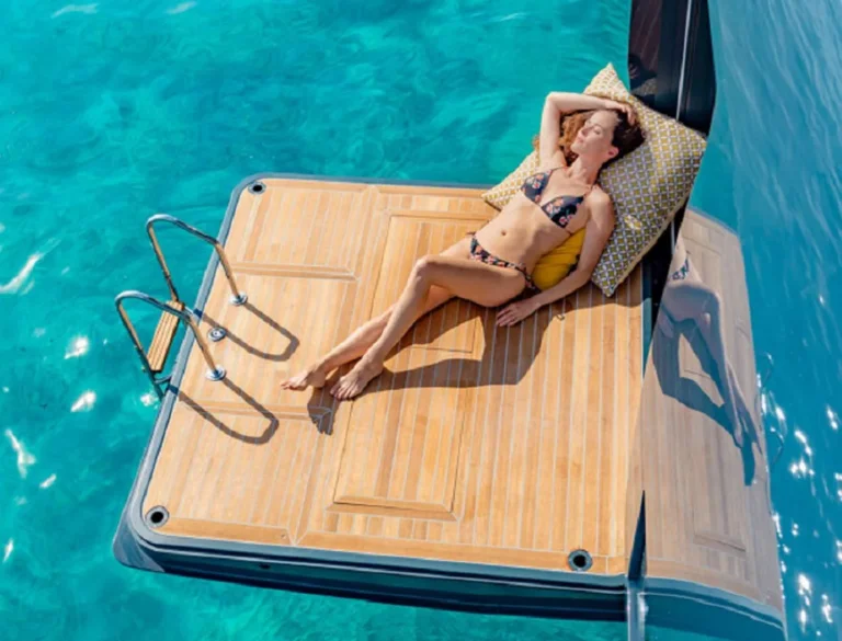 Lagoon 77 SYLENE – Inflatable sea raft