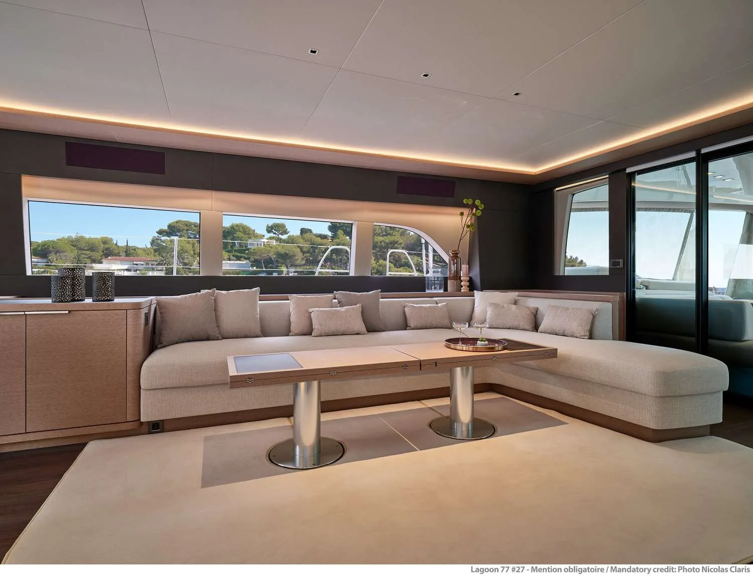 Lagoon 77 SYLENE – Main saloon