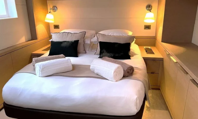 Lagoon 77 SYLENE – Double cabin