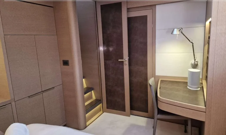 Lagoon 77 SYLENE – Master cabin dressing and desk