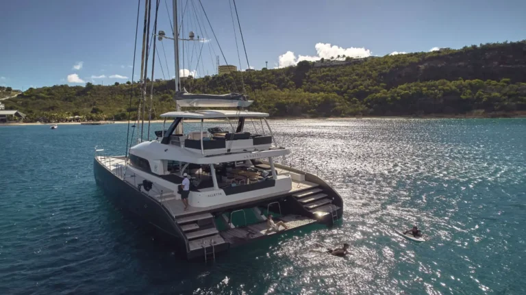 Lagoon Seventy 7 LA GATTA – At anchor with tender