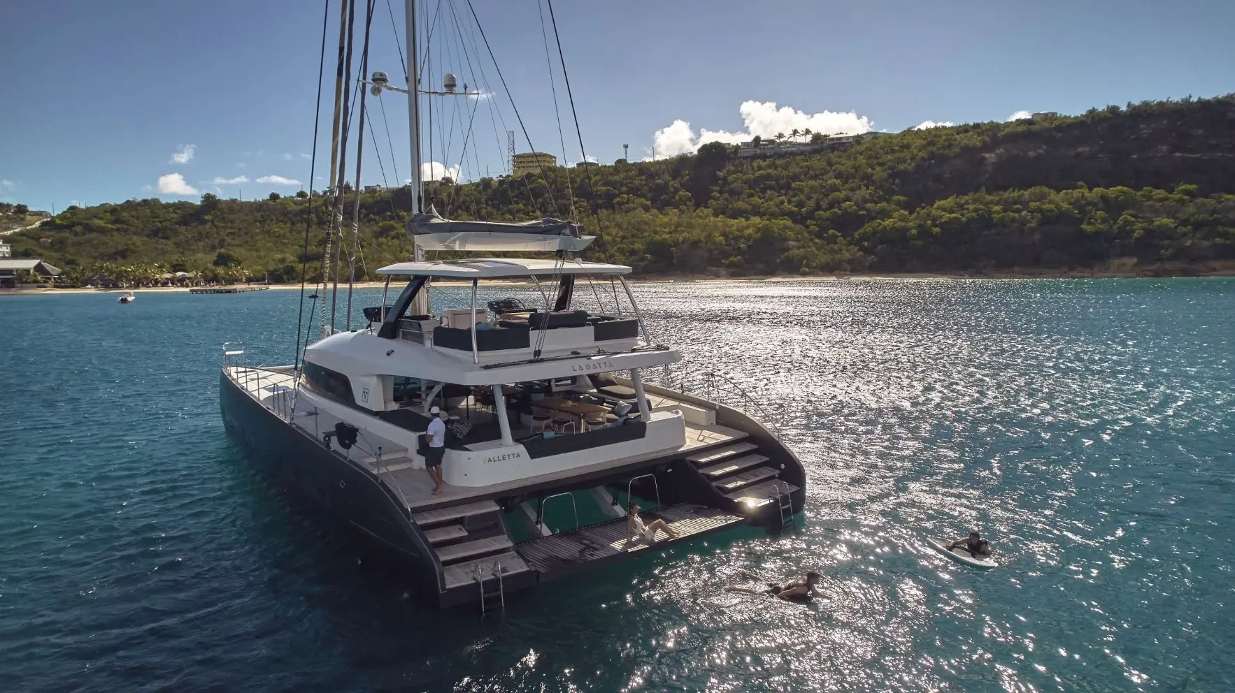 Lagoon Seventy 7 LA GATTA – At anchor with tender