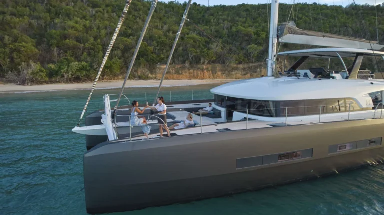 Lagoon Seventy 7 LA GATTA – Side view