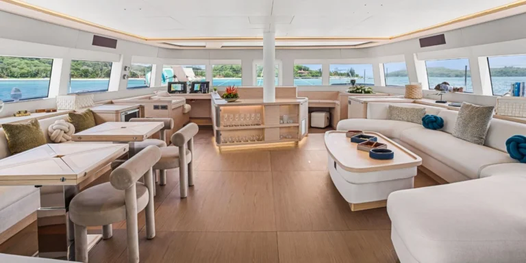 Lagoon Seventy 7 MANE ET NOCTE – saloon