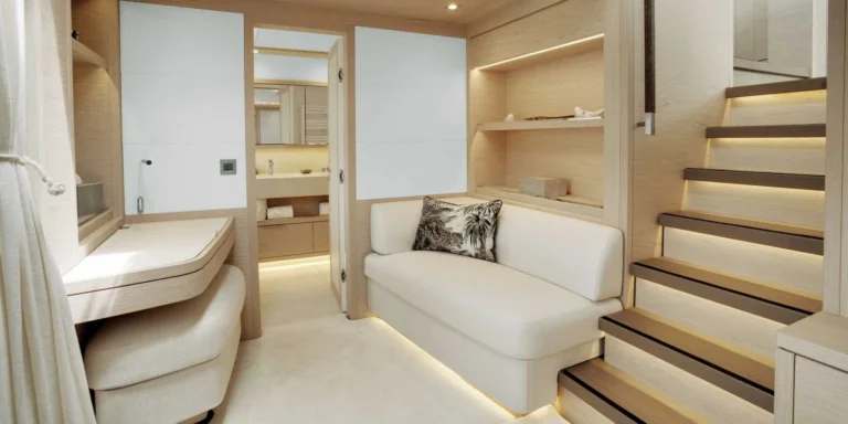 Lagoon Seventy 7 MANE ET NOCTE – master suite lounge