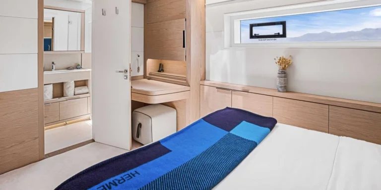 Lagoon Seventy 7 MANE ET NOCTE – master bathroom