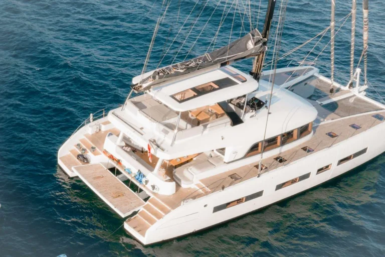 Lagoon Seventy 7 REVA NUI – aerial view under way