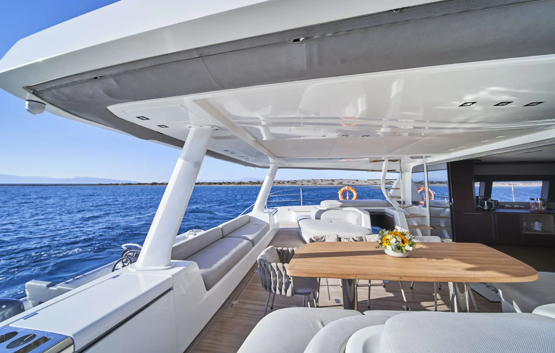 Lagoon Seventy 8 CRAZY HORSE – Aft deck