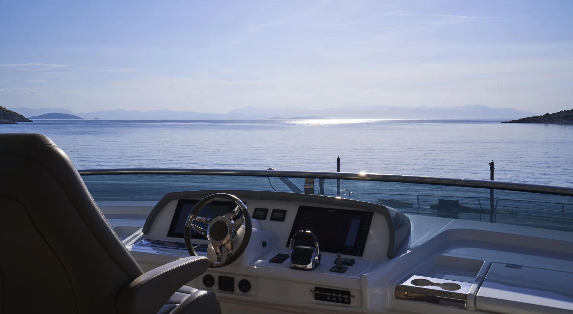 Lagoon Seventy 8 CRAZY HORSE – Flybridge helm