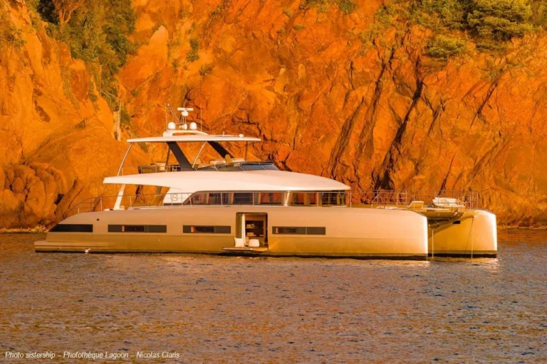 Lagoon Seventy 8 FRENCHWEST – At anchor at sunset