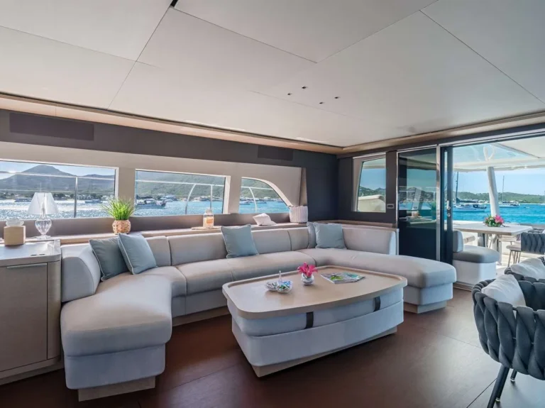 Lagoon Seventy 8 FRENCHWEST – Main saloon