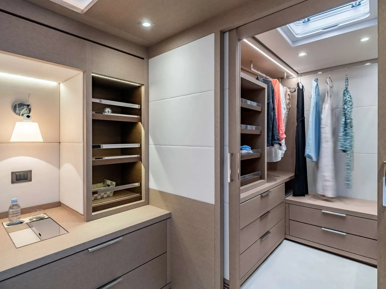 Lagoon Seventy 8 FRENCHWEST – Master dressing room