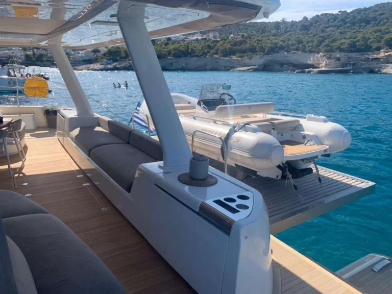 Lagoon Seventy 8 JUST MARIE II – Swim platform with tender