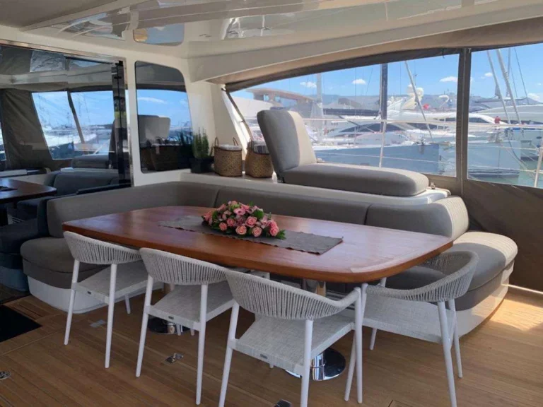 Lagoon Seventy 8 JUST MARIE II – Aft deck dining table