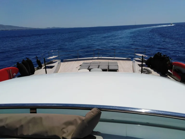 Lagoon Seventy 8 JUST MARIE II – Foredeck