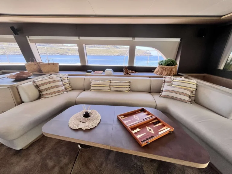 Lagoon Seventy 8 JUST MARIE II – Saloon seating