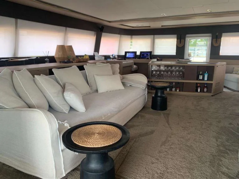 Lagoon Seventy 8 JUST MARIE II – Saloon bar