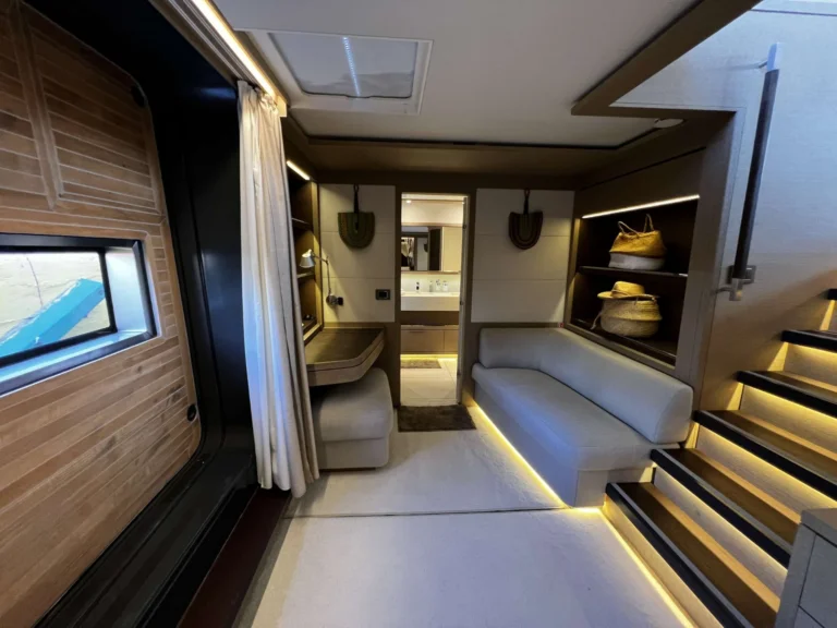 Lagoon Seventy 8 JUST MARIE II – Master suite sitting area
