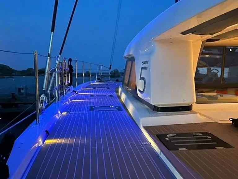 Lagoon Sixty 5 REVE BLEU – deck lighting at night