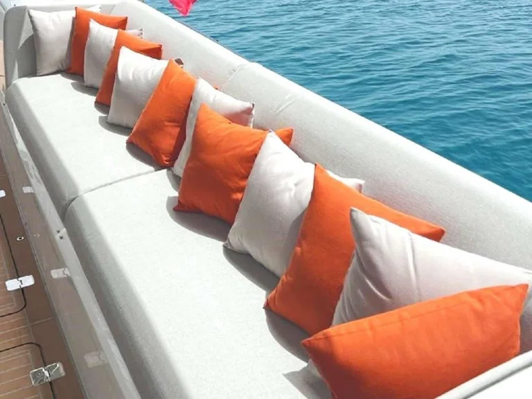 Lagoon Sixty 5 REVE BLEU – foredeck lounge cushions