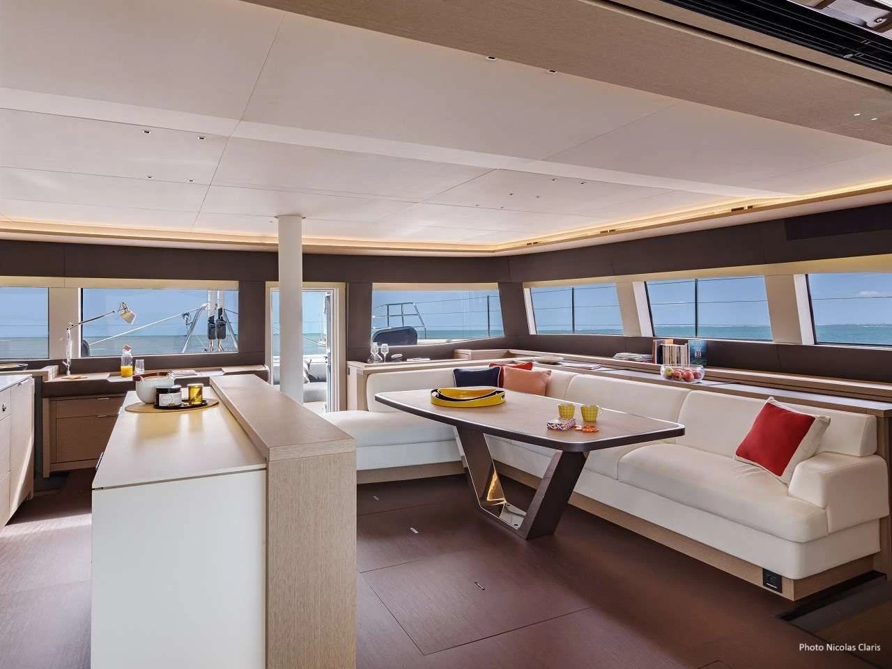 Lagoon Sixty 5 REVE BLEU – saloon lounge