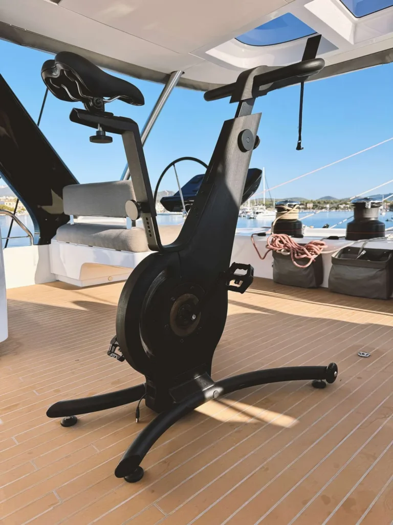 Lagoon Sixty 5 TRIWING ENDOR – foredeck