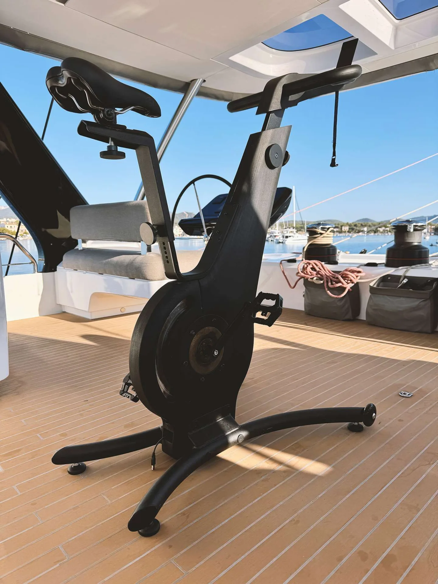 Lagoon Sixty 5 TRIWING ENDOR – foredeck