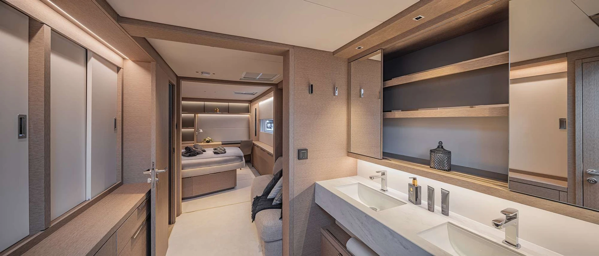 Lagoon Sixty 5 TRIWING ENDOR – guest cabin