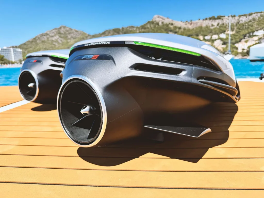 Lagoon Sixty 5 TRIWING ENDOR – Porsche Seabobs