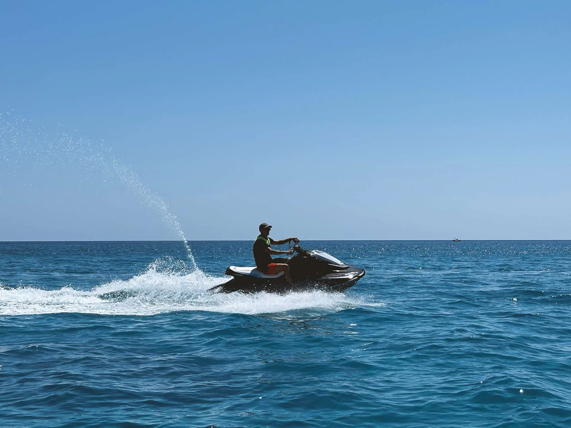 Lagoon Sixty 5 TRIWING ENDOR – jet ski