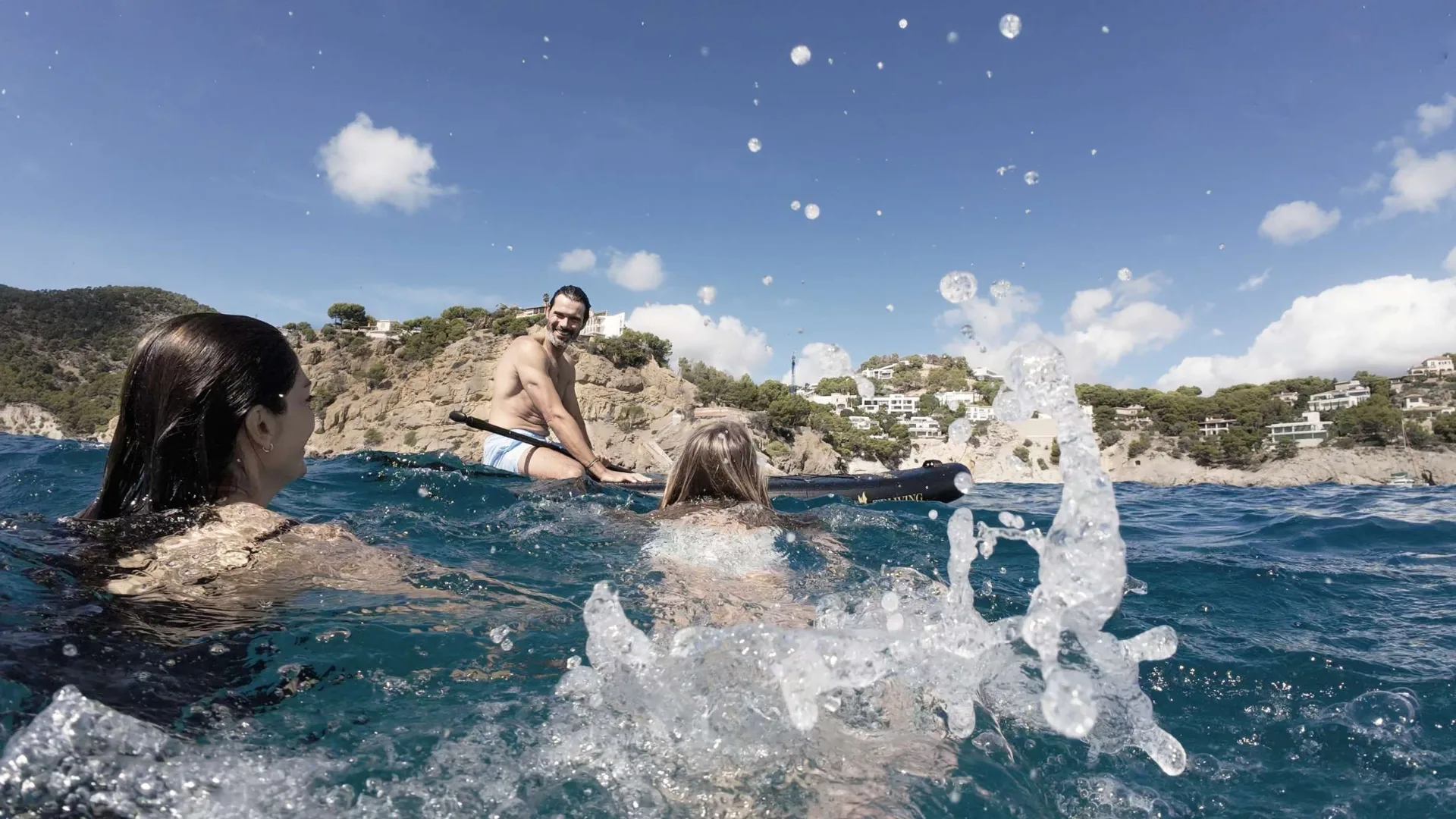 Lagoon Sixty 5 TRIWING ENDOR – Seabob in action