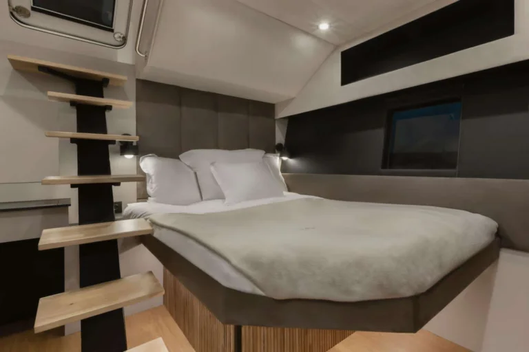 Moon 60 MOONLIGHT – Forward double cabin