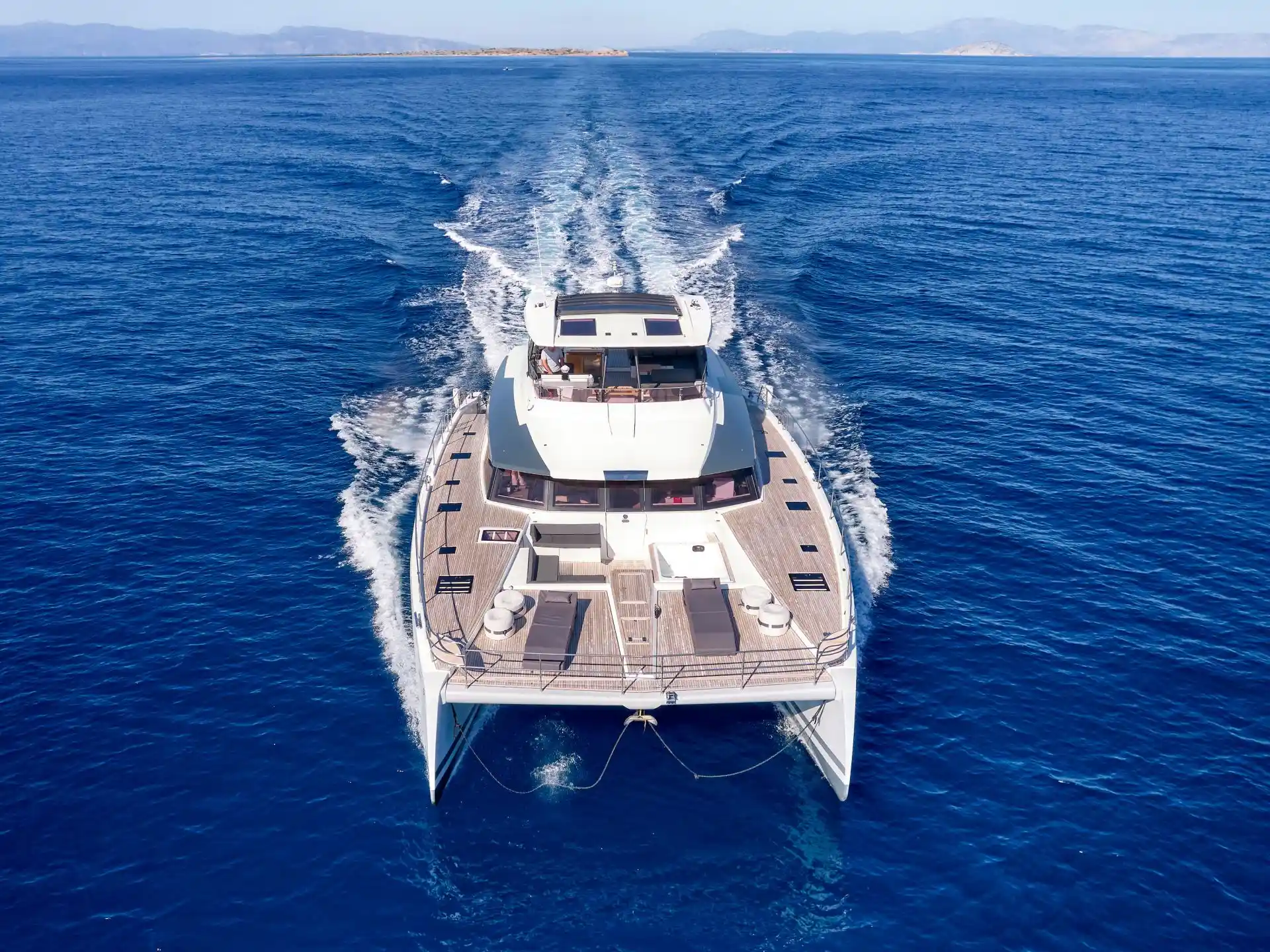 Power 67 CHRISTAL MIO – Cruising, aerial view