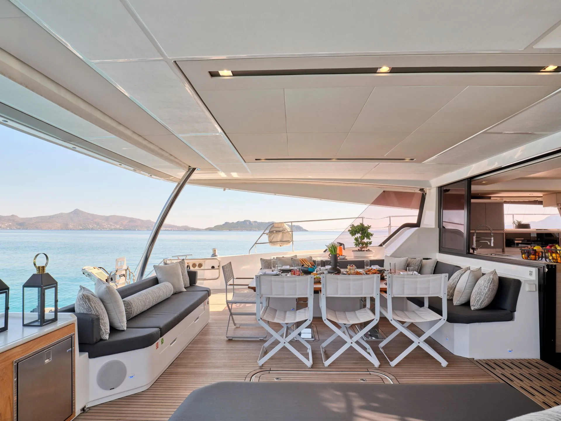 Power 67 CHRISTAL MIO – Aft deck