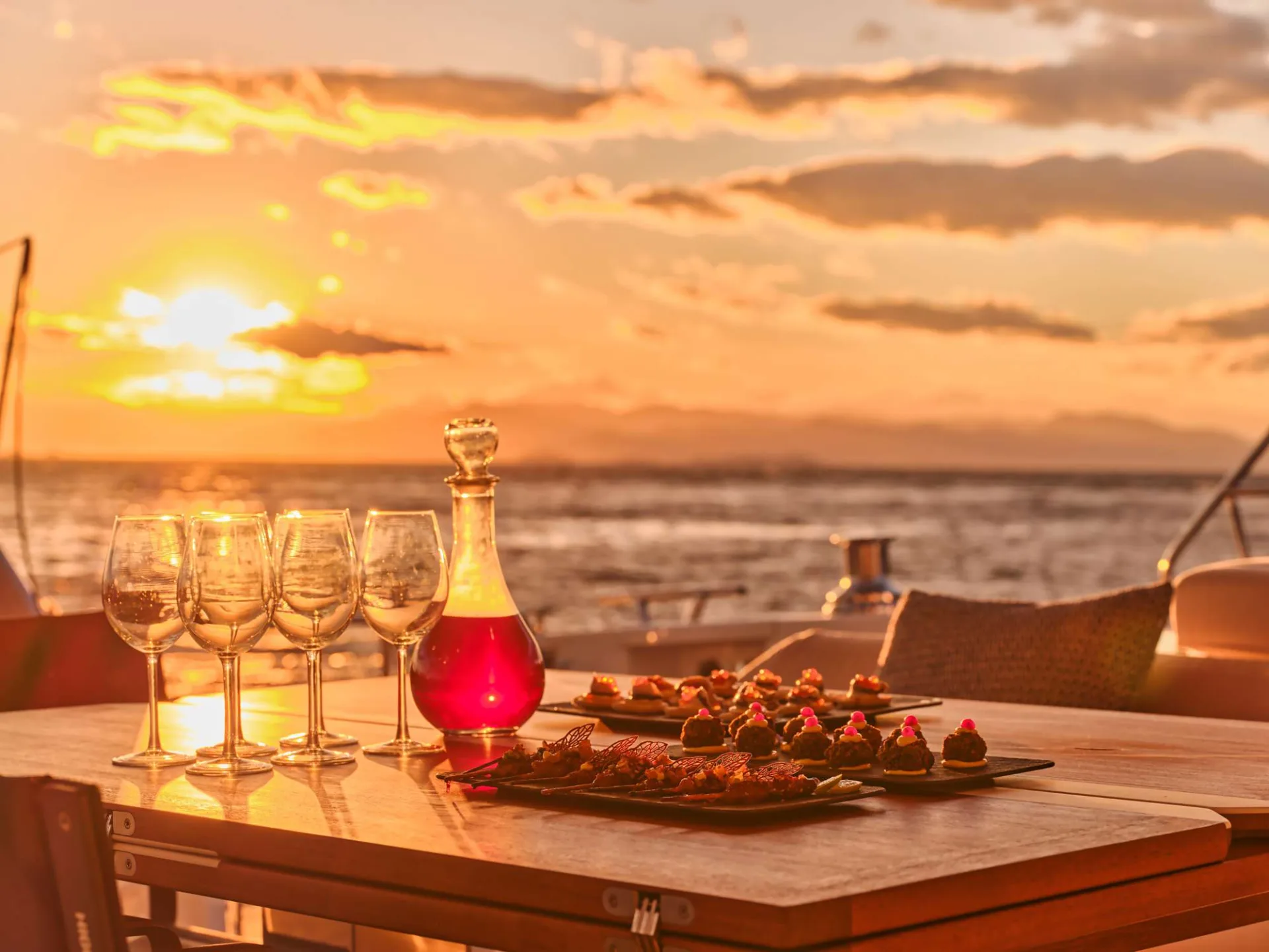 Power 67 MAJESTY OF GREECE – Sunset aperitif on deck