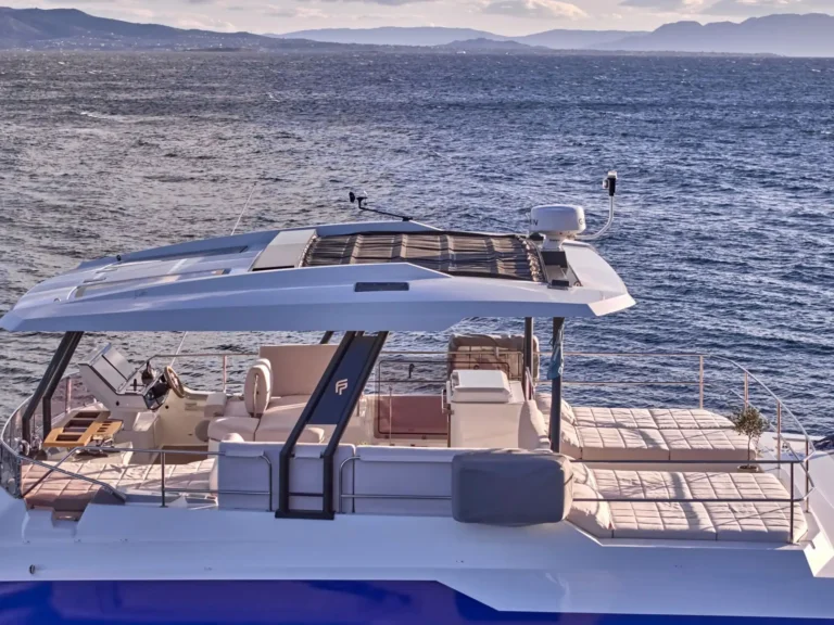 Power 67 MAJESTY OF GREECE – Aerial view of the flybridge