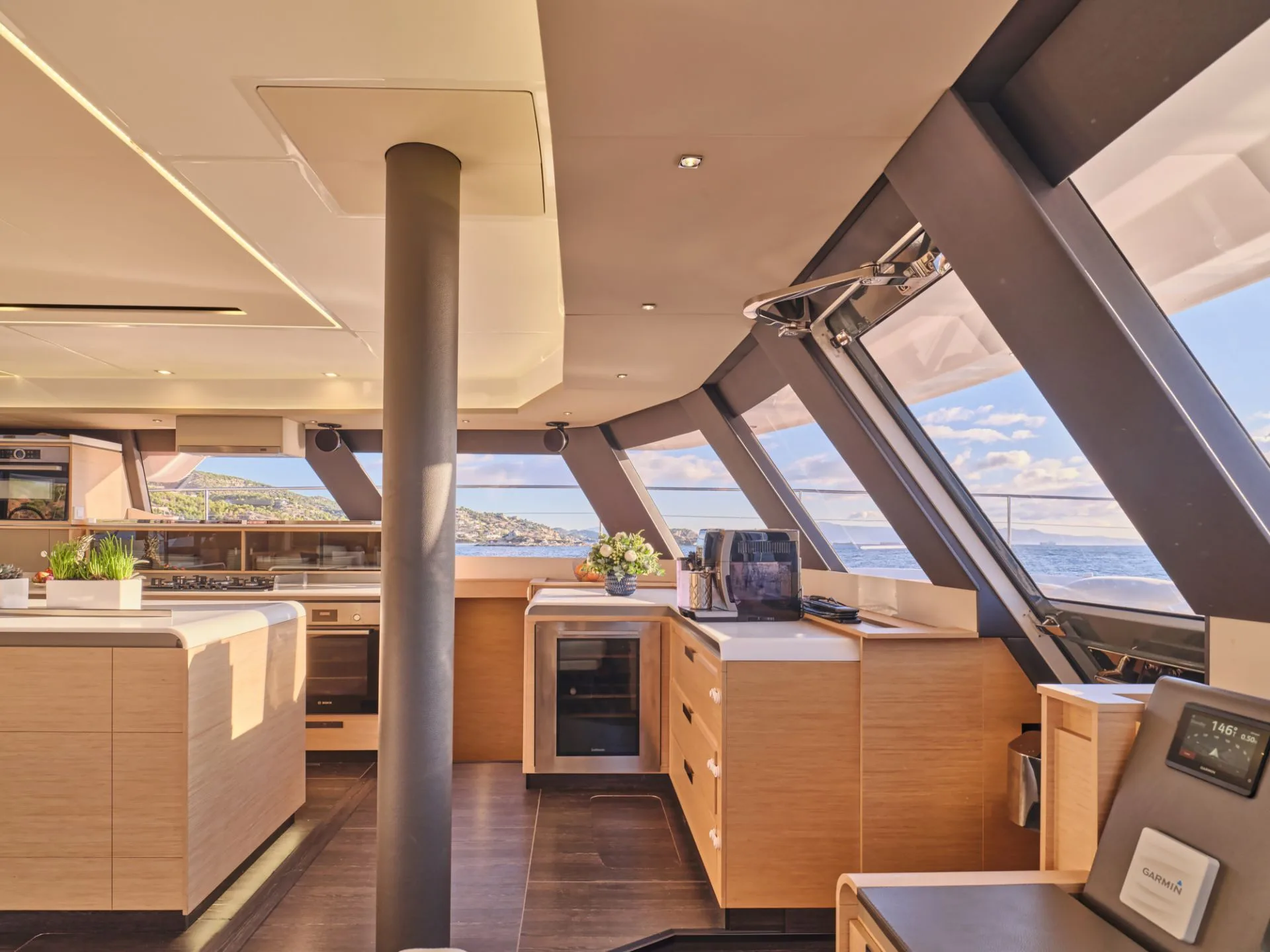 Power 67 MAJESTY OF GREECE – Saloon