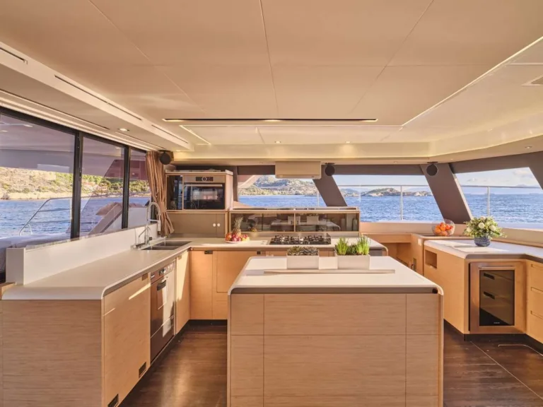 Power 67 MAJESTY OF GREECE – Galley