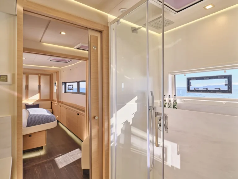 Power 67 MAJESTY OF GREECE – Owner's suite walk-in shower