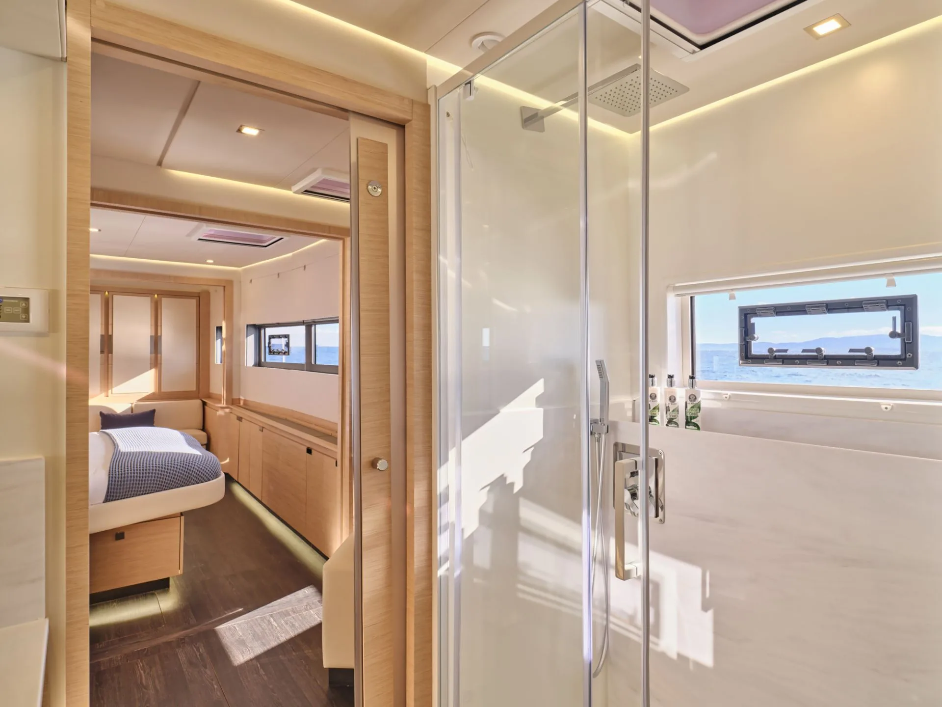 Power 67 MAJESTY OF GREECE – Owner's suite walk-in shower